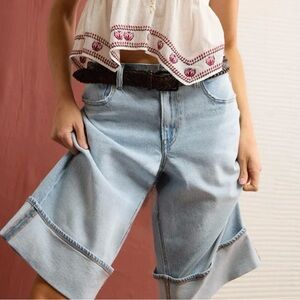 American Eagle Outfitters Light Blue Wide Cuff  low rise stretch Bermuda shorts